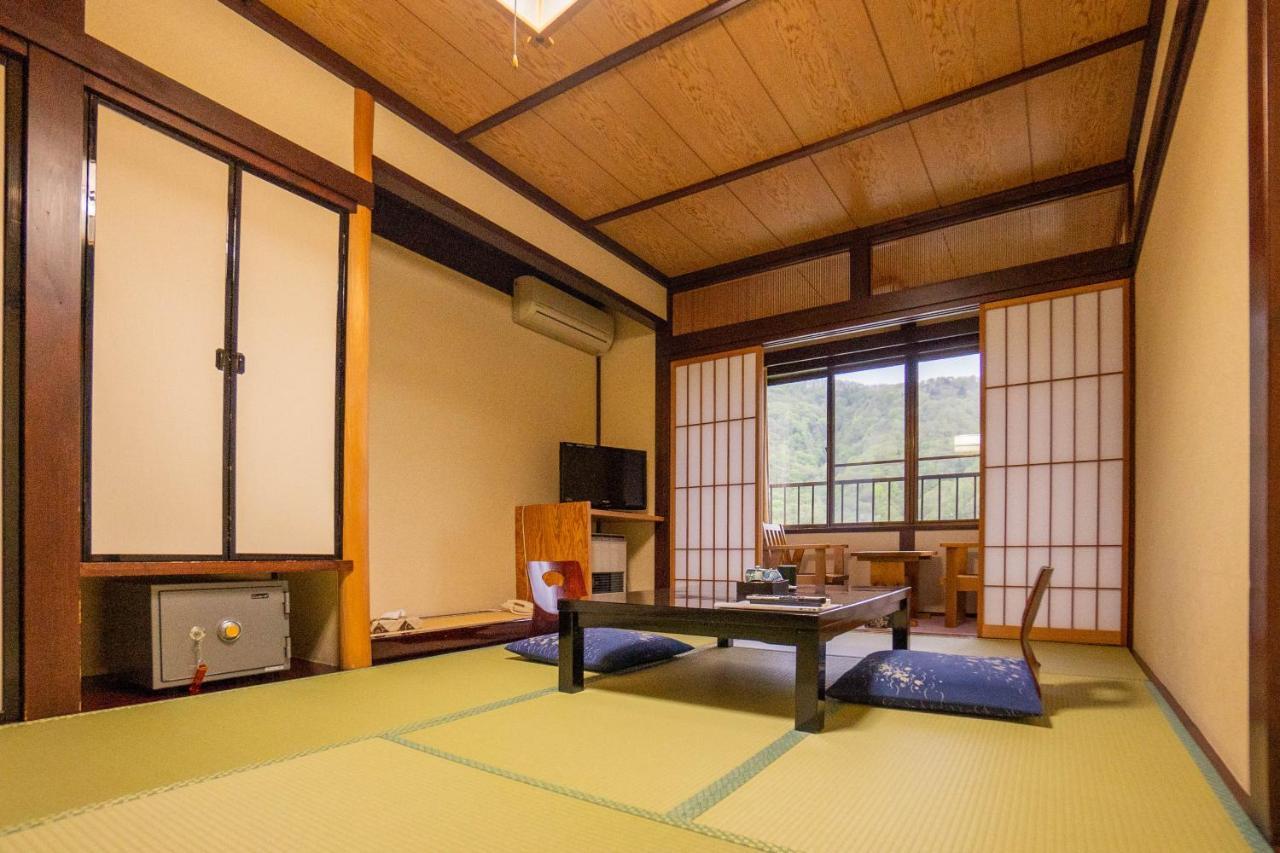 Hotel Oyado Eitaro à Takayama  Extérieur photo